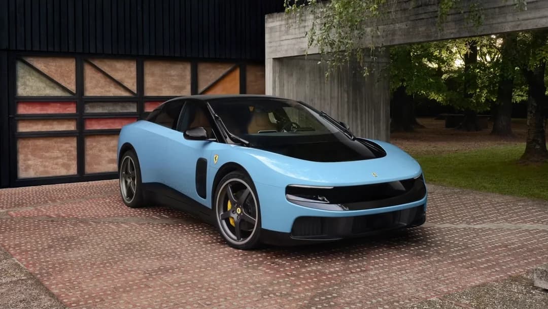 Ferrari Luce — первый электрический автомобиль Ferrari, спроектированный Джони Айвом