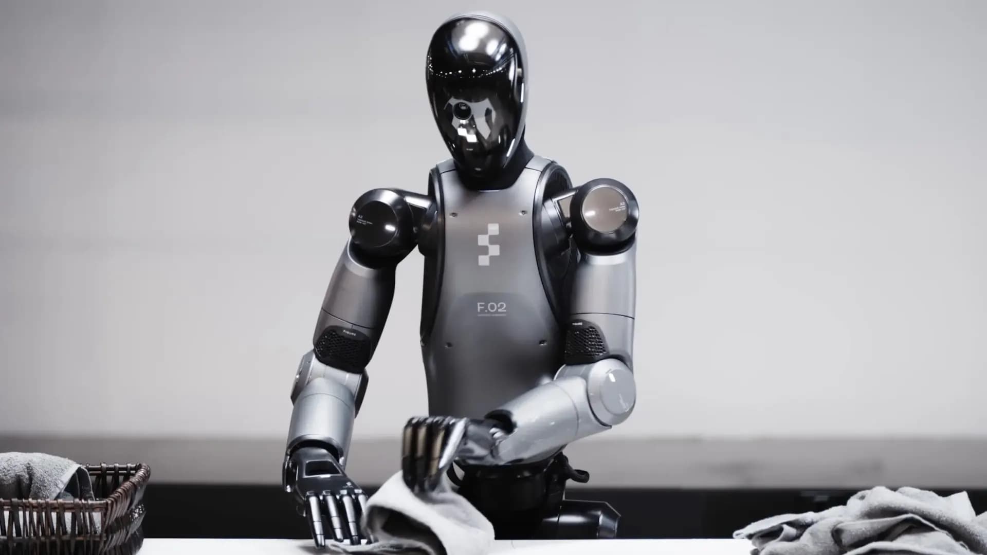 Гуманоиды-роботы 2026 года: Tesla Optimus и Figure 03 на производстве